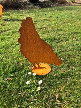 Ein pickendes Huhn für ihren Garten